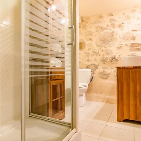 Monteils Sleeps 8 Pool Air Con Wifi *