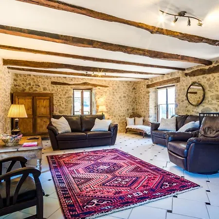 Monteils Sleeps 8 Pool Air Con Wifi Monteils (Aveyron)